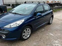 Blau Gebraucht 2008 Peugeot 207 Kleinwagen | 2.000 € (Guter Preis)