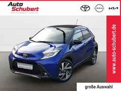Juniper blue metallic/ night sky black Gebraucht 2022 Toyota Aygo X X-plore SUV | 15.980 € (Guter Preis)