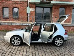 Schwarz Gebraucht 2003 VW Golf IV Basis Limousine | 2.000 € (Fairer Preis)