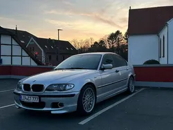 Grau Gebraucht 2002 BMW 320 Limousine | 2.650 € (Fairer Preis)