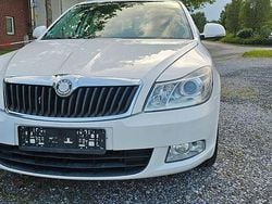 Weiß Gebraucht 2011 Skoda Octavia Ambiente Kombi | 4.000 € (Teuer)