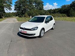 Weiß Gebraucht 2011 VW Golf VI Style Kleinwagen | 8.490 € (Fairer Preis)