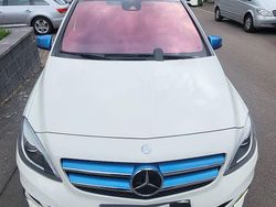 Weiß Gebraucht 2014 Mercedes B Electric Drive Style Van / Kleinbus | 9.000 €