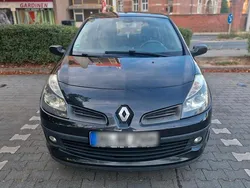 Schwarz Gebraucht 2007 Renault Clio II Exception Limousine | 2.000 € (Etwas zu teuer)
