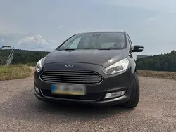 Grau Gebraucht 2017 Ford Galaxy Titanium Van / Kleinbus | 9.500 €