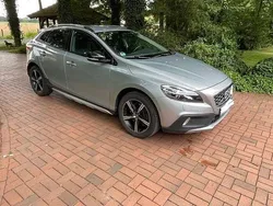 Silber Gebraucht 2013 Volvo V40 CC Kombi | 10.900 € (Fairer Preis)