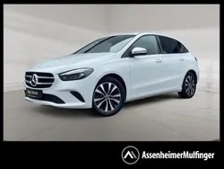 Weiß Gebraucht 2022 Mercedes B250e Style Van / Kleinbus | 22.879 € (Fairer Preis)