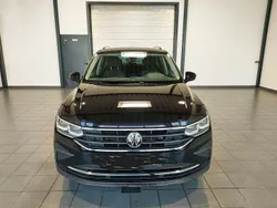 Schwarz Gebraucht 2022 VW Tiguan Active SUV | 22.900 € (Fairer Preis)