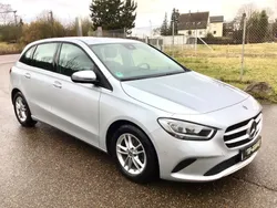 Grau Gebraucht 2020 Mercedes B180 Style Van / Kleinbus | 17.800 € (Fairer Preis)