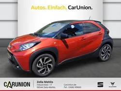 Chili red perleffekt/ night sky black Neu 2025 Toyota Aygo Kleinwagen | 19.290 €