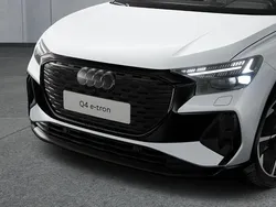 Weiß Gebraucht 2024 Audi Q4 e-tron S-Line SUV | 50.299 € (Fairer Preis)