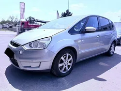 Silber Gebraucht 2010 Ford S-MAX Titanium Van / Kleinbus | 2.499 €