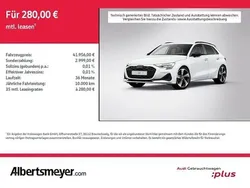 Weiß Gebraucht 2025 Audi A3 Sportback Advanced Limousine | 41.955 €