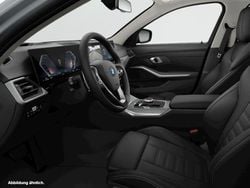 Grau Gebraucht 2024 BMW 330e Comfort Edition Kombi | 44.482 € (Fairer Preis)