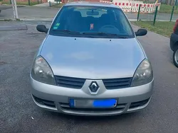 Silber Gebraucht 2006 Renault Clio Campus Coupé | 635 €