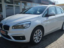 Weiß Gebraucht 2017 BMW 225 Active Tourer Advantage Van / Kleinbus | 17.100 € (Fairer Preis)