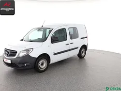 Weiß Gebraucht 2017 Mercedes Citan 111 Van / Kleinbus | 12.880 € (Fairer Preis)