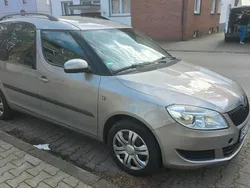 Gelb Gebraucht 2010 Skoda Roomster Plus Edition Kombi | 2.999 € (Guter Preis)