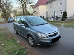 Grau Gebraucht 2005 Opel Zafira Van / Kleinbus | 2.000 € (Fairer Preis)