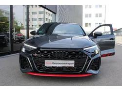 Daytonagrau perleffekt Gebraucht 2024 Audi RS3 Sportback Sport Kleinwagen | 59.840 € (Guter Preis)