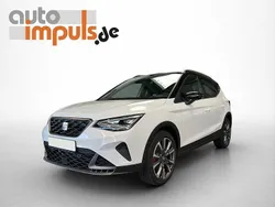 Nevadaweiss/schwarz (2y/0e) Neu 2025 Seat Arona FR SUV | 29.490 € (Fairer Preis)
