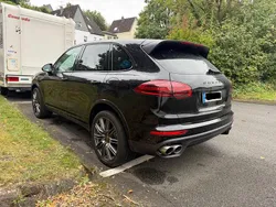 Schwarz Gebraucht 2017 Porsche Cayenne S E-Hybrid Platinum Edition SUV | 43.500 €