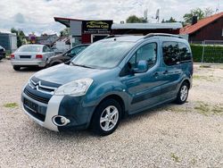 Blau Gebraucht 2010 Citroën Berlingo Van / Kleinbus | 5.950 € (Teuer)