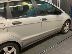 Silber Gebraucht 2004 Mercedes A150 Classic Van / Kleinbus | 2.350 € (Fairer Preis)