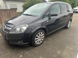 Schwarz Gebraucht 2008 Opel Zafira Van / Kleinbus | 1.699 € (Fairer Preis)