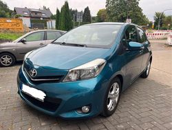 Blau Gebraucht 2014 Toyota Yaris Life Kleinwagen | 5.500 € (Fairer Preis)