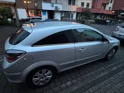 Grau Gebraucht 2007 Opel Astra GTC Limousine | 2.600 € (Fairer Preis)