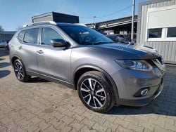 Grau Gebraucht 2017 Nissan X-Trail Tekna SUV | 14.700 € (Fairer Preis)