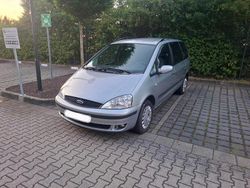 Grau Gebraucht 2002 Ford Galaxy Van / Kleinbus | 2.800 € (Fairer Preis)
