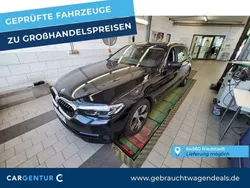 Black sapphire Gebraucht 2023 BMW 520 Kombi | 27.690 € (Superpreis)