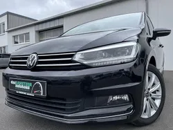 Schwarz Gebraucht 2024 VW Touran Highline Van / Kleinbus | 33.860 € (Fairer Preis)