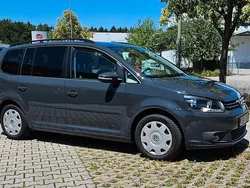 Grau Gebraucht 2015 VW Touran Van / Kleinbus | 7.900 € (Fairer Preis)