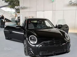 Schwarz Neu 2025 Mini Cooper SE Kleinwagen | 36.500 €