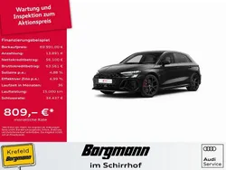 Schwarz / mythosschwarz Gebraucht 2024 Audi RS3 Sportback Exclusive Kleinwagen | 69.991 €