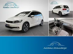 Weiß Gebraucht 2023 VW Touran Comfortline Van / Kleinbus | 31.990 € (Etwas zu teuer)