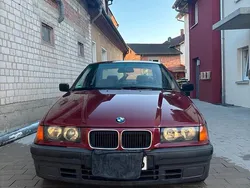 Rot Gebraucht 1995 BMW 316 Limousine | 3.500 €