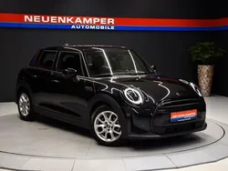 Schwarz Gebraucht 2023 Mini Cooper Premium Kleinwagen | 26.490 € (Etwas zu teuer)