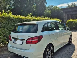 Weiß Gebraucht 2014 Mercedes B180 Edition Van / Kleinbus | 14.300 € (Fairer Preis)