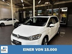 Weiß Gebraucht 2018 VW Touran Highline Van / Kleinbus | 23.140 € (Guter Preis)