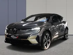 Grau Gebraucht 2023 Renault Mégane Iconic Limousine | 31.990 € (Guter Preis)