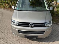 Grau Gebraucht 2012 VW Caravelle Van / Kleinbus | 8.900 €