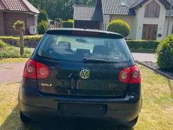 Schwarz Gebraucht 2005 VW Golf V Kleinwagen | 3.000 € (Fairer Preis)