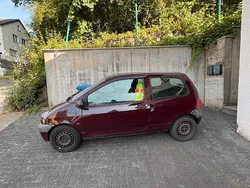 Rot Gebraucht 2002 Renault Twingo Kleinwagen | 900 €