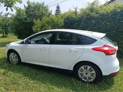 Weiß Gebraucht 2016 Ford Focus Titanium Limousine | 7.700 € (Fairer Preis)