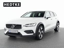 Weiß Gebraucht 2022 Volvo V60 CC Pro Kombi | 30.990 € (Guter Preis)
