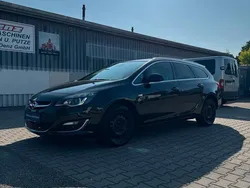 Grau Gebraucht 2014 Opel Astra Exklusiv Kombi | 6.290 € (Fairer Preis)